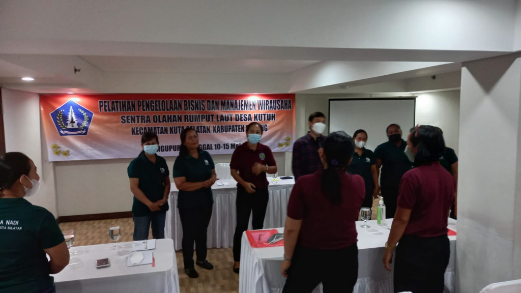 Pembukaan Pelatihan Pengelolaan Bisnis Dan Manajemen Wirausaha Sentra Olahan Rumput Laut